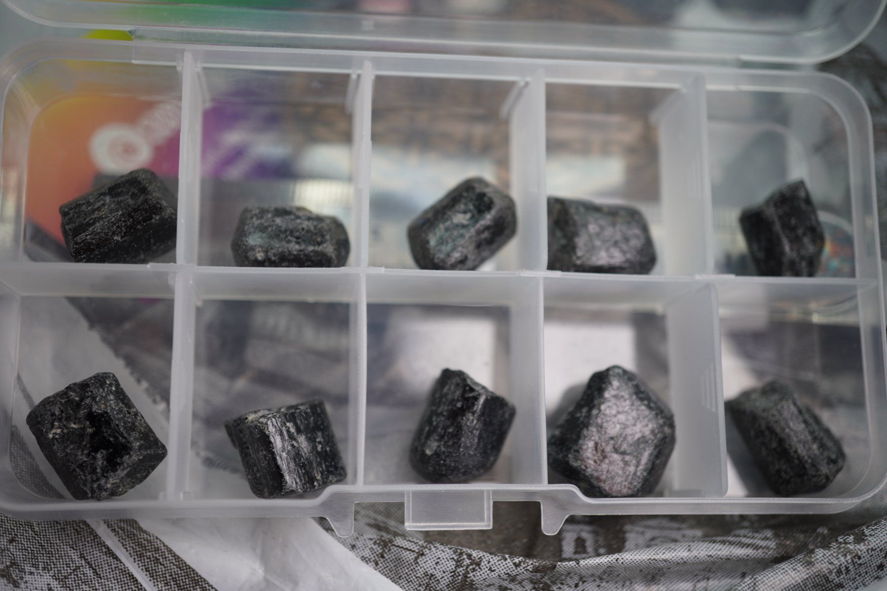 Minerali & Pietre curative: Turmalin Schwarz Roh  in Box – Nuovo e nell'imballaggio originale da Eschenbach SG venduto da topstone 1