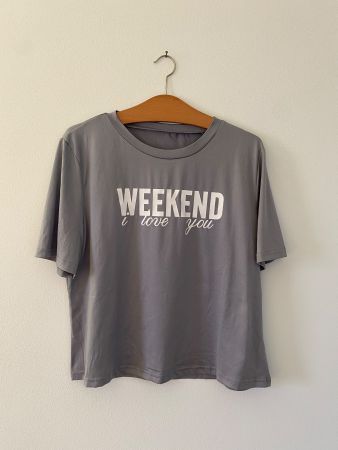 Graues T-Shirt mit Aufdruck "Weekend I love you", Top!