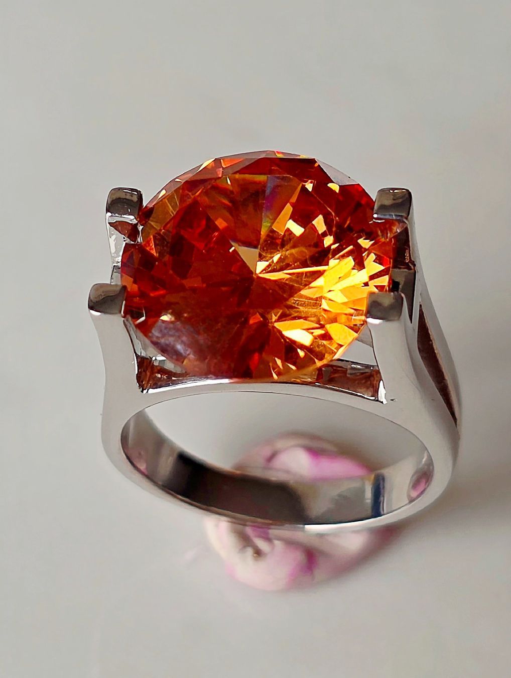 Anelli: Solitäir Ring mit gelbem Edelstein – Nuovo (secondo la descrizione) da Zürich venduto da Benedikt21 7