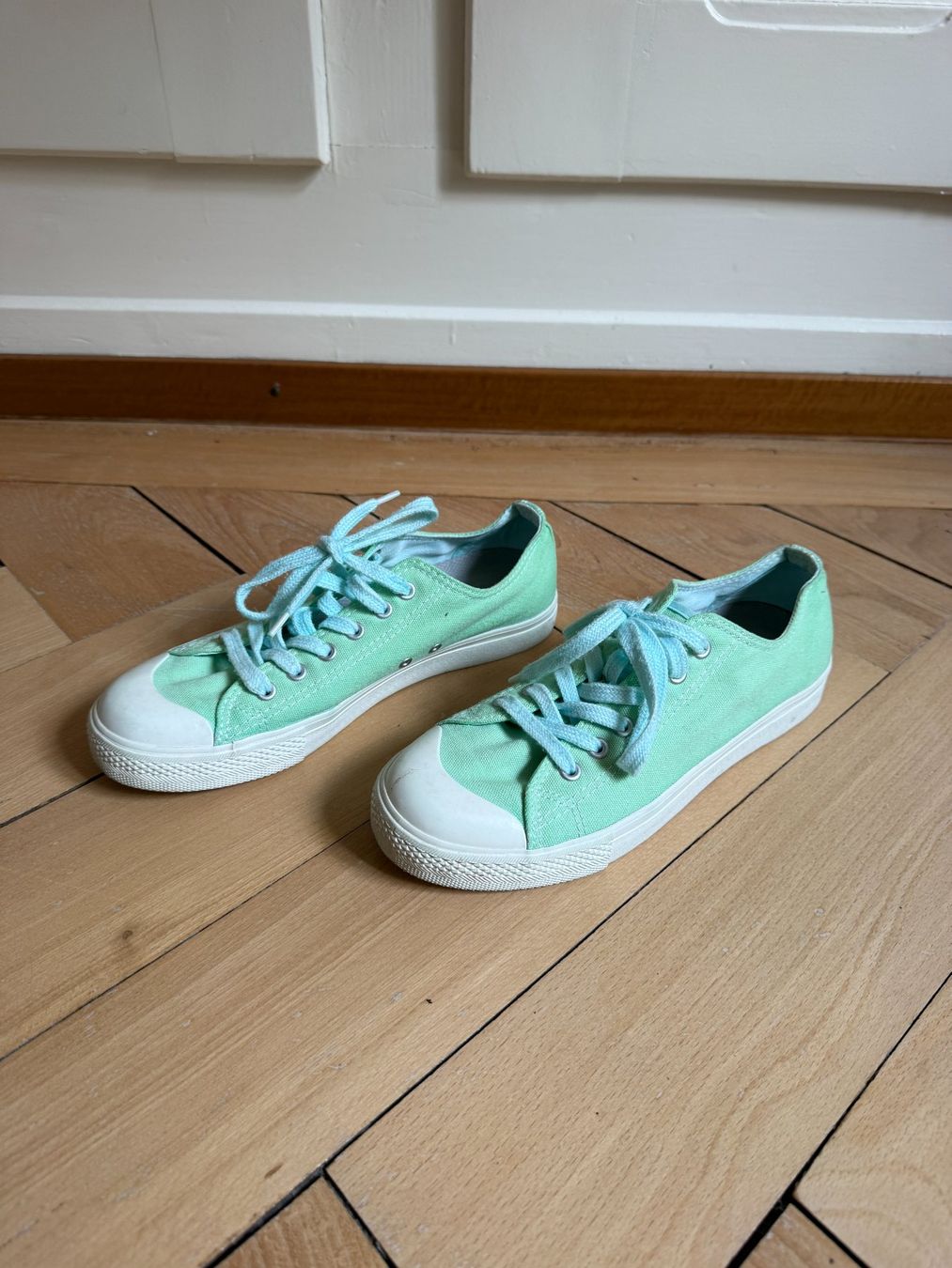 Scarpe da donna: Sneaker türkis 40 – Usato da Zürich venduto da Diazaio