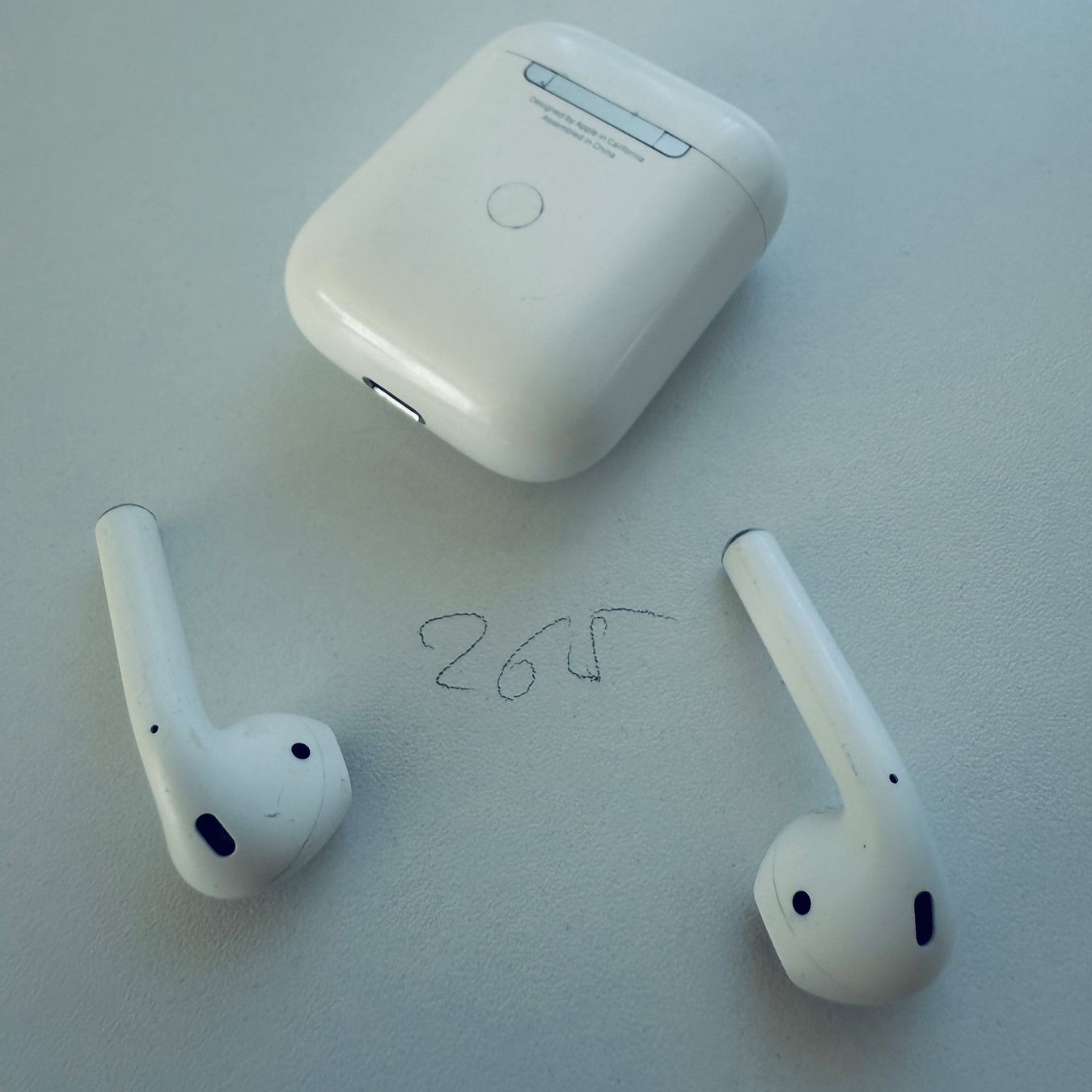 Apple Cuffie: Original Apple AirPods 2 Gen. Kopfhörer mit QI Wireless Case – Usato da Basel venduto da MY.AIRPODS.SHOP 5