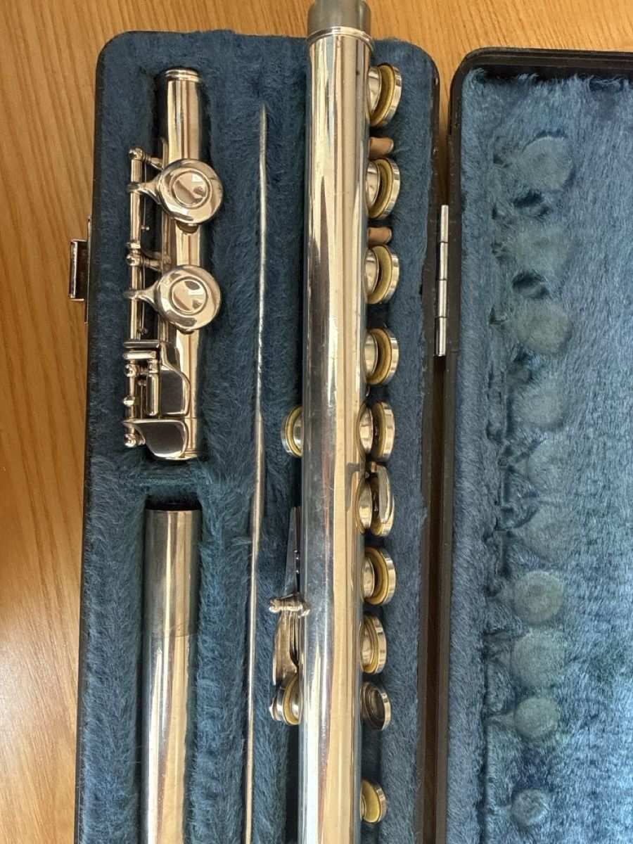 Yamaha Strumenti musicali: Flûte traversière Yamaha argentée YFL-22S – Usato da Corcelles NE venduto da str_d96m 2