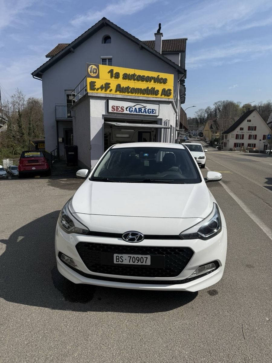Hyundai Autos: Hyundai i20, 1.4, JG 2017, 129'466km – Neu (gemäss Beschreibung) aus Basel von LUKKY991 3