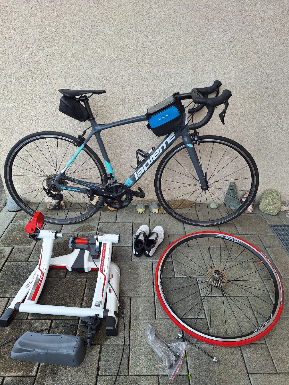 Lapierre Velos: Lapierre Audacio 300 W, Taille L+ chaussures + home trainer – Neu (gemäss Beschreibung) aus Bramois von aur_kxt6