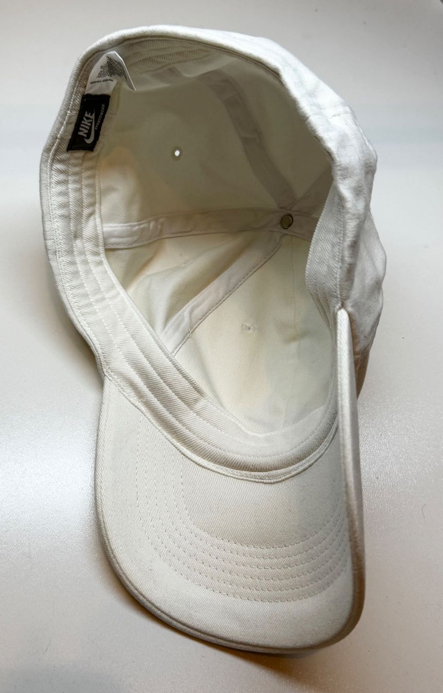 Nike Copricapi, berretti & cappellini: Casquette Cap NIKE, one size, taille élastique, blanc – Nuovo e nell'imballaggio originale da Genève venduto da Murmurs 4