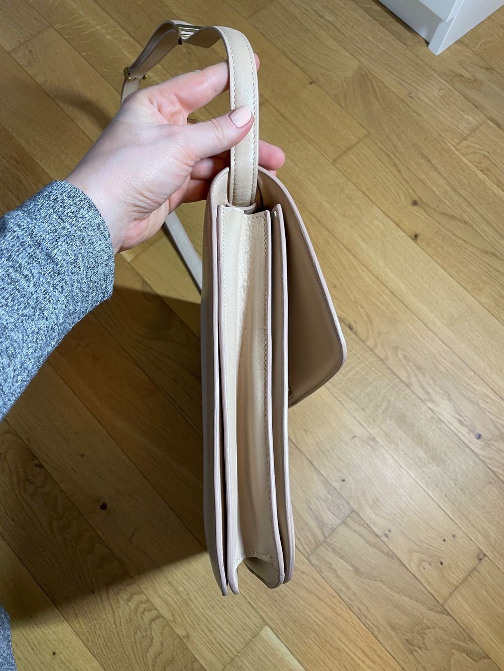 Celine Taschen für Damen: 100% original Céline Paris Large Nude Box Bag – Gebraucht aus Zug von dim_np7l 6
