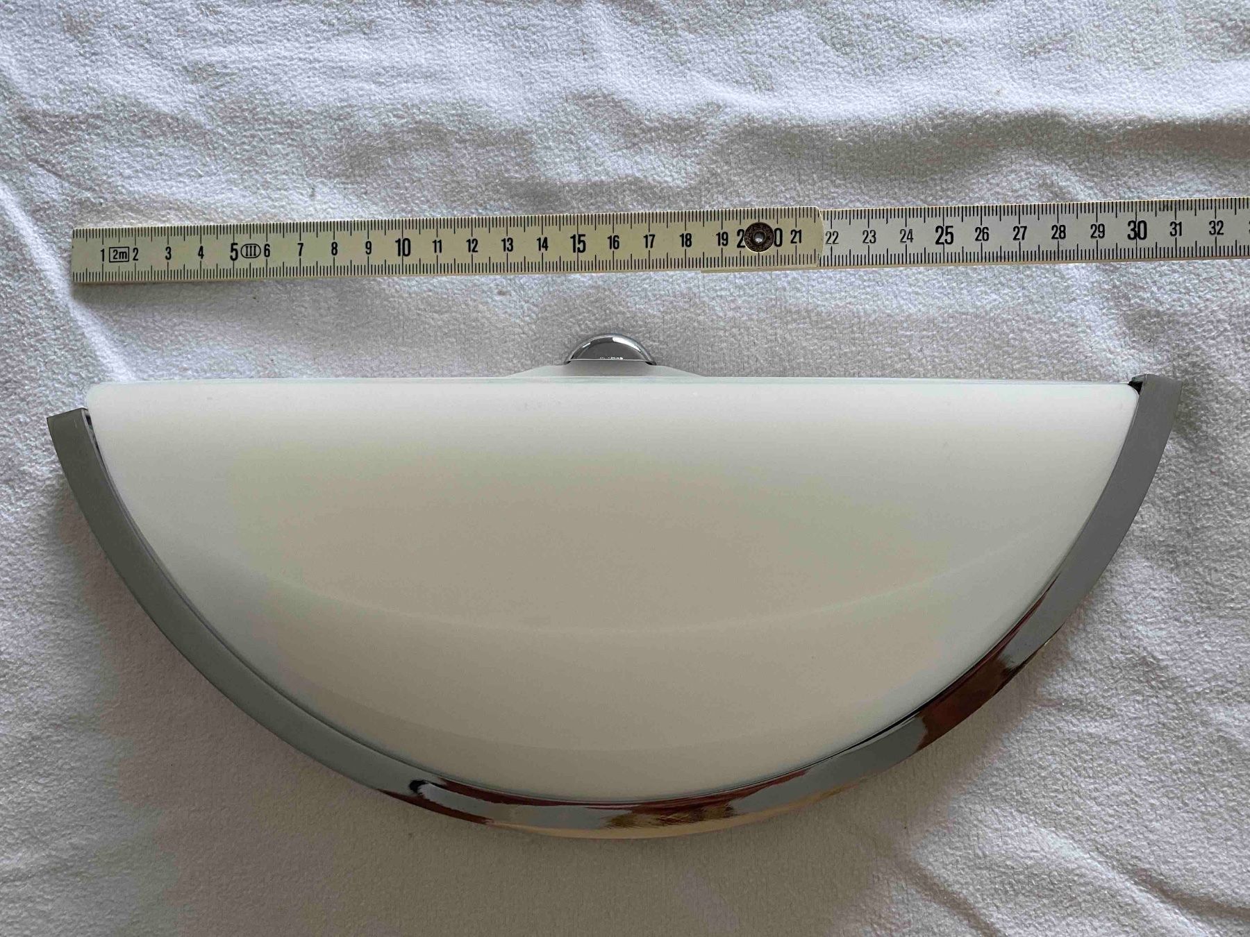 Lampen: Wandlampe Chrom/Glas halbrund – Gebraucht aus Maur von privat101
