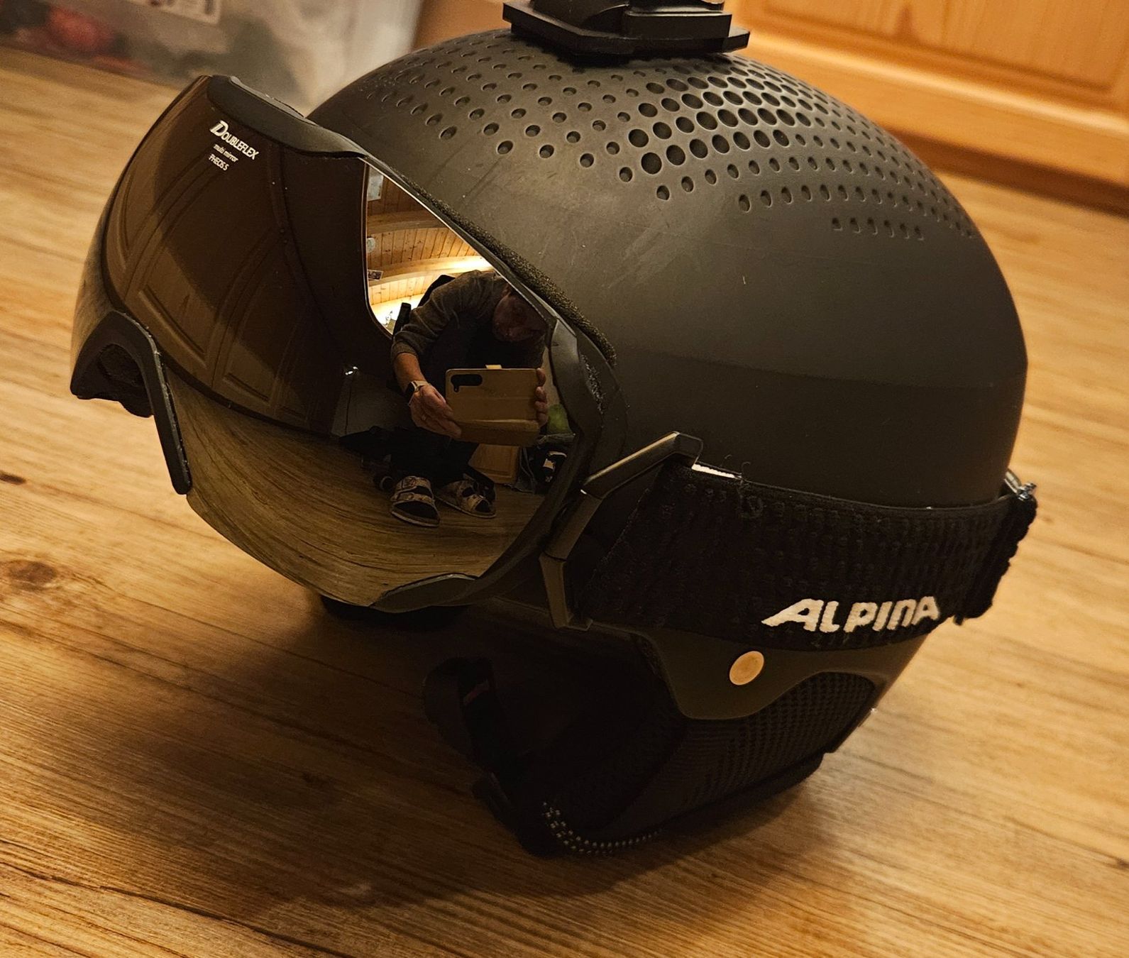 Caschi: Kinderskihelm Alpina Gr. 51 - 55 – Usato da Einsiedeln venduto da Emausi