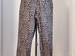 Leichte Hose mit Leo-Muster