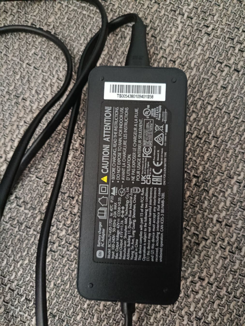 Xiaomi Ladegeräte: Xiaomi Elektroroller Ladegerät – Gebraucht aus Winznau von cze_rz8c