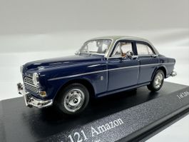 Volvo 121 Amazon 1:43, limitiert, inkl. Acrylbox, MINICHAMPS