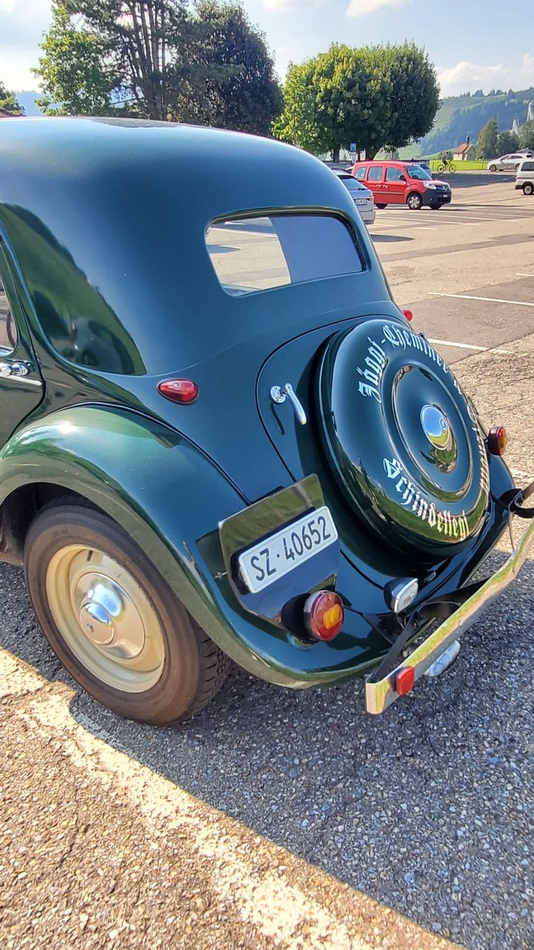 Citroën Automobili: Oldtimer, Citroën Traction Avant, Oldtimer, 1948 – Usato da Einsiedeln venduto da Jaeggi-Gartenfeuer 2