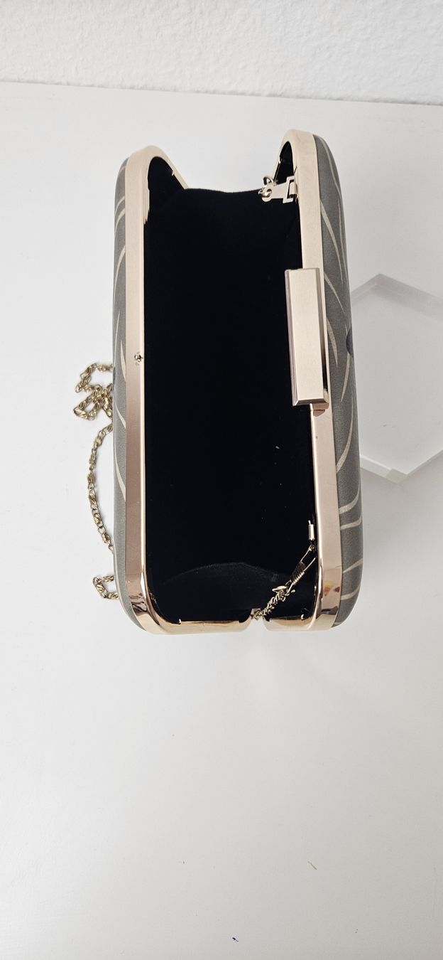 Borse da donna: DOGO Katzen Clutch - veganes Leder – Usato da Dättwil AG venduto da son_x2fq 6