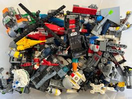 Lego Konvolut mit sehr vielen Star Wars Teilen