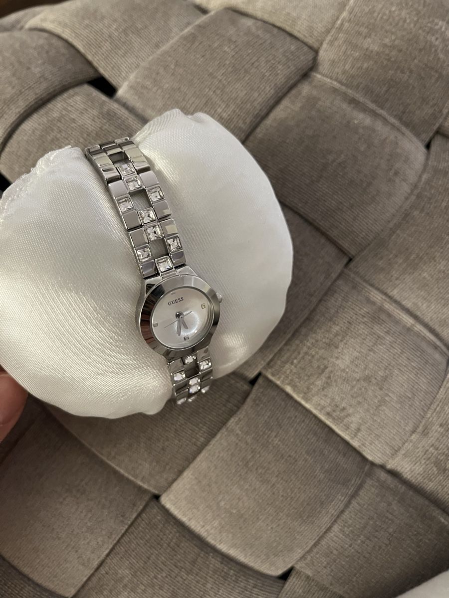 Guess Orologi: Guess Uhr silber ungetragen – Nuovo (secondo la descrizione) da Hinwil venduto da dire07 2