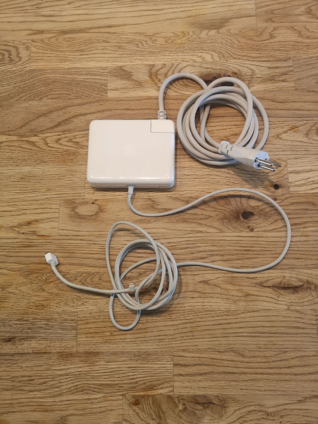 Apple Caricabatterie: Apple 85w portable power adapter A1172 – Usato da Forch venduto da Hakyboss