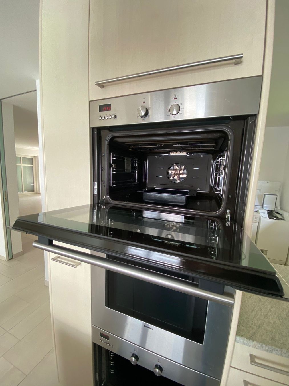 Siemens Forni: Einbaubackofen Siemens HB28K54 – Usato da Winterthur venduto da nic_k899 2