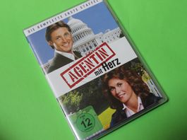 AGENTIN MIT HERZ - STAFFEL 1 5DVD 1983/1984 Guter Zustand