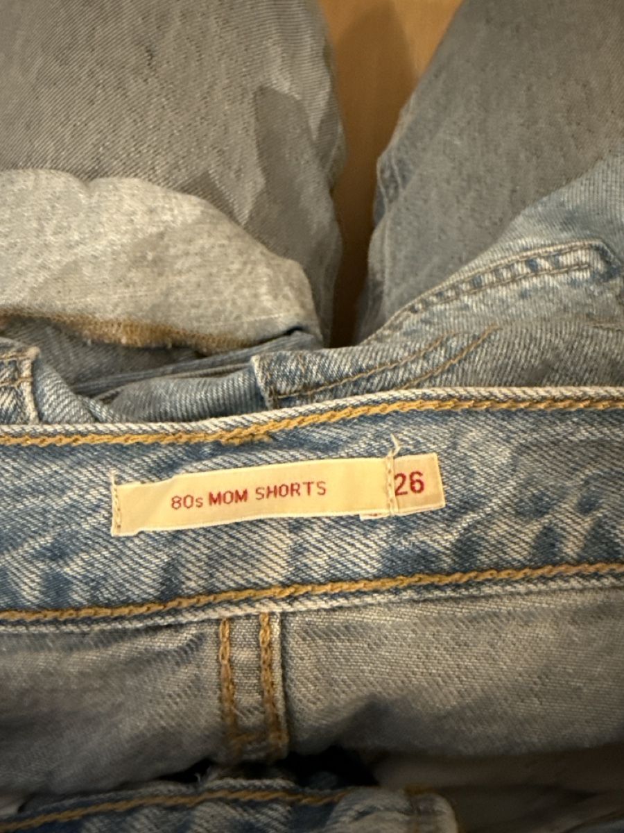 Levi's Jeans: Levis 80s mom shorts – Usato da Zürich venduto da AlineCr 5