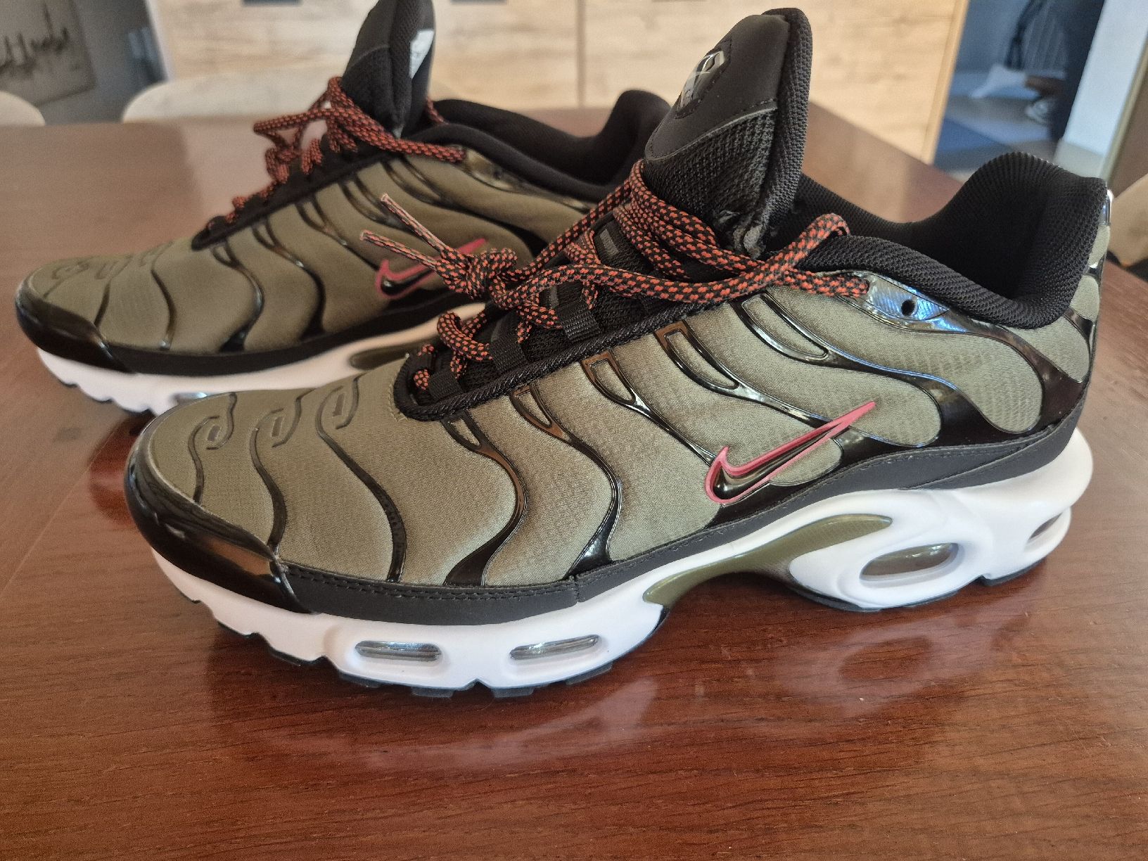 Nike Scarpe da uomo: Nike Air Max Plus, vert olive t.44 – Nuovo (secondo la descrizione) da champvent venduto da chrisdta 5