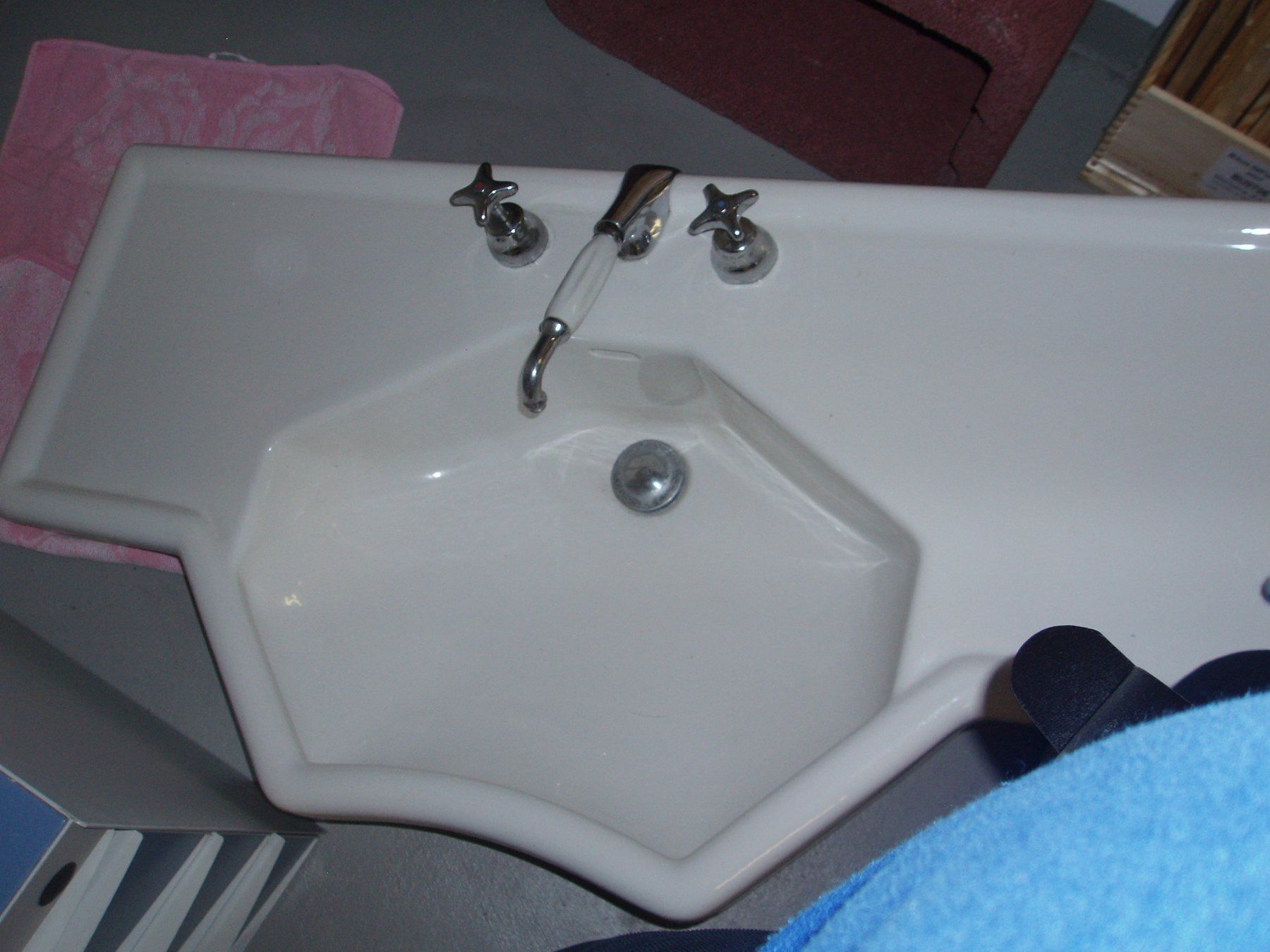 Lavabi & lavandini: Antikes Coiffeur Waschbecken – Usato da Neudorf venduto da Bucher7005