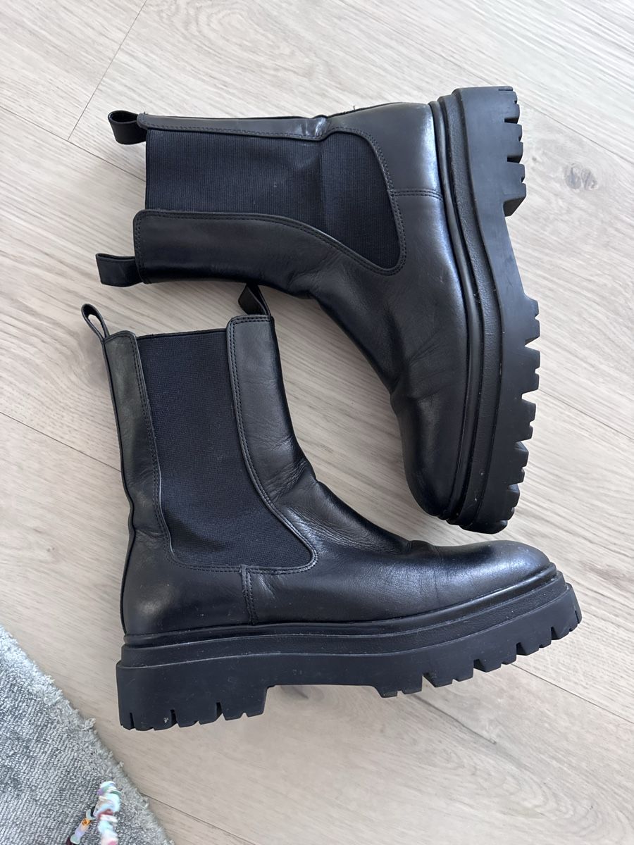 Zara Chaussures femmes: ZARA Stiefel – D'occasion à Gossau SG par EMK230815