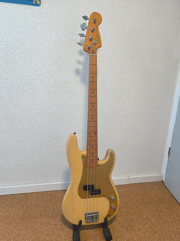 Strumenti musicali: Squier Precision Bass 40th Anniversary – Usato da Therwil venduto da Johndo01