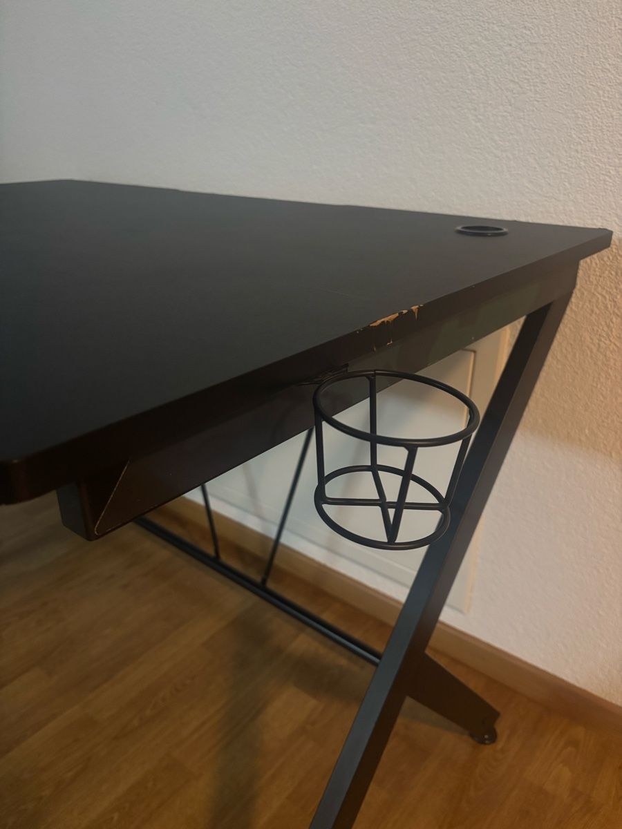Scrivanie: Gaming Desk Black – Usato da Zürich venduto da bur_jb28 2