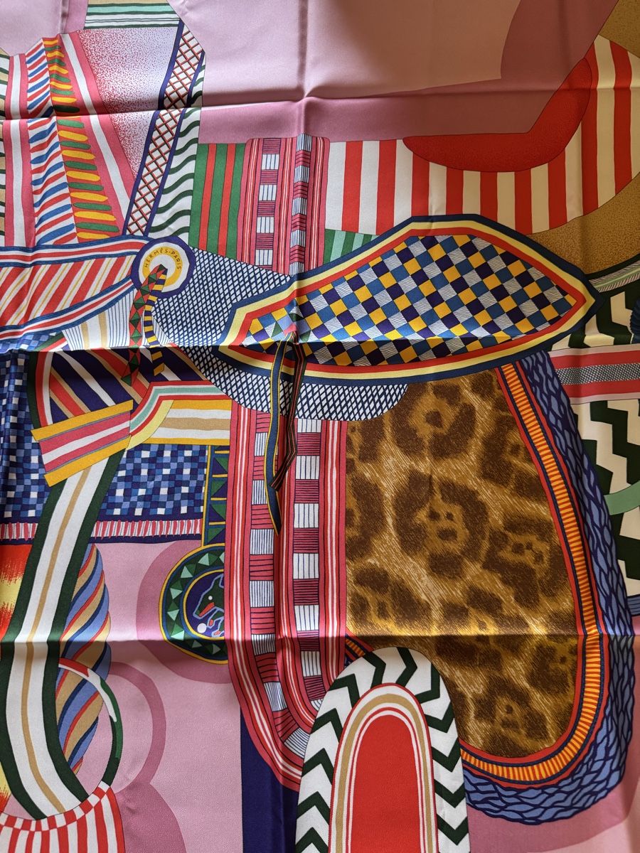 Hermès Foulard & Sciarpe: Hermès carré 90 Selle Imaginaire – Nuovo e nell'imballaggio originale da Genève venduto da Allisgood 3