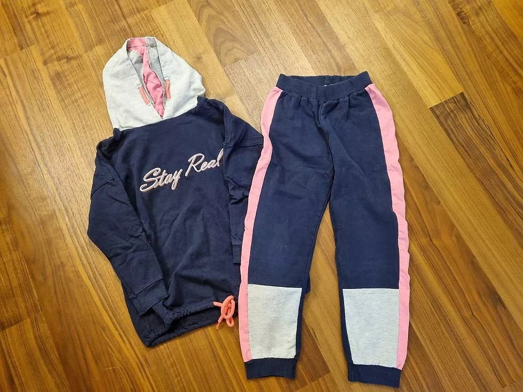 Kleiderpakete & -sets: Sweatanzug – Gebraucht aus Zürich von ani_qj8q