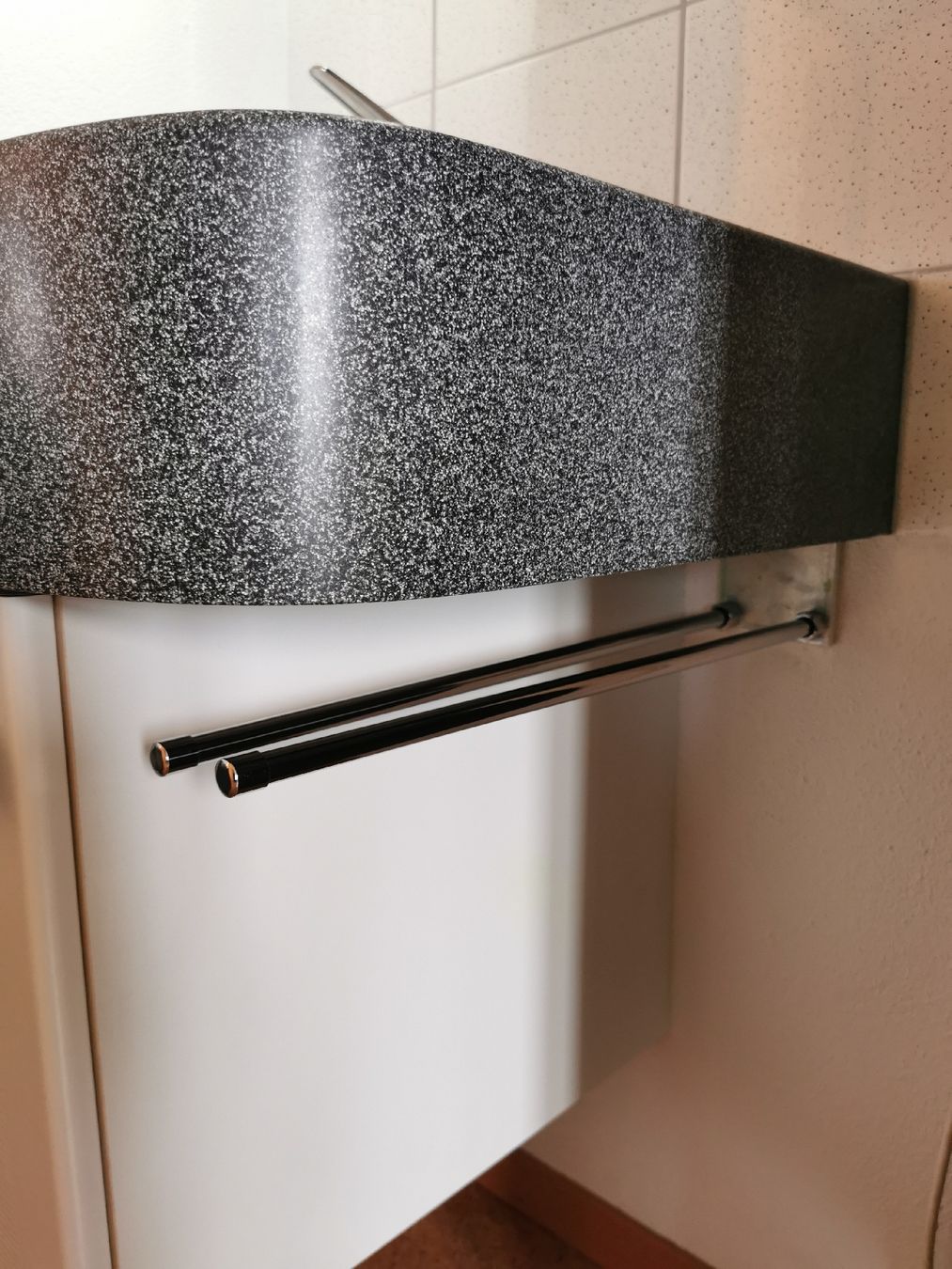 Mobili per bagno: Waschtisch mit Waschbecken  – Usato da Urswil venduto da Figugegu2 7