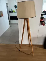 Lampadaire trépied bois avec abat-jour beige bon état