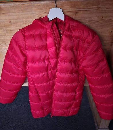 Rote Winterjacke mit Kapuze, Grösse 152, NEU!