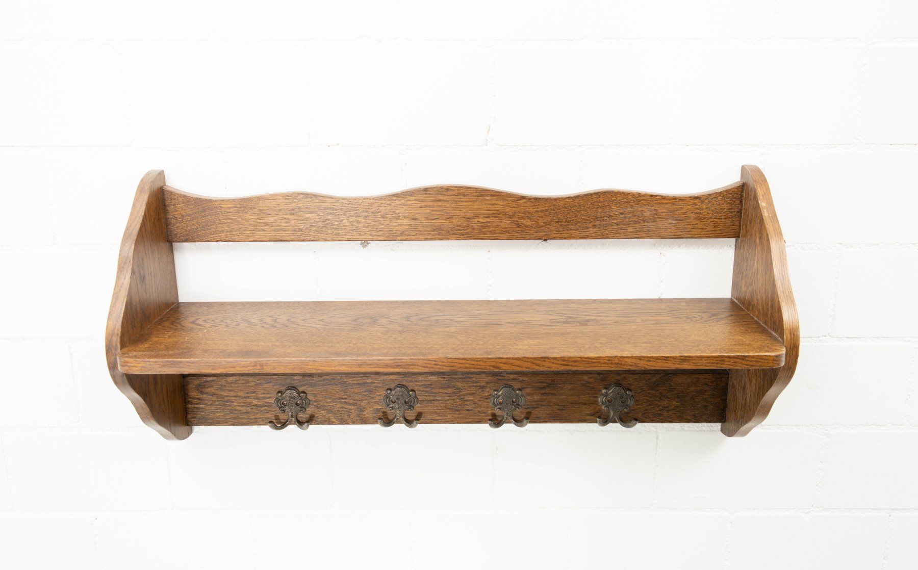 Guardaroba: Wandgarderobe aus Holz mit Regalboden – Usato da Zürich venduto da ZuercherBrockenhaus 4