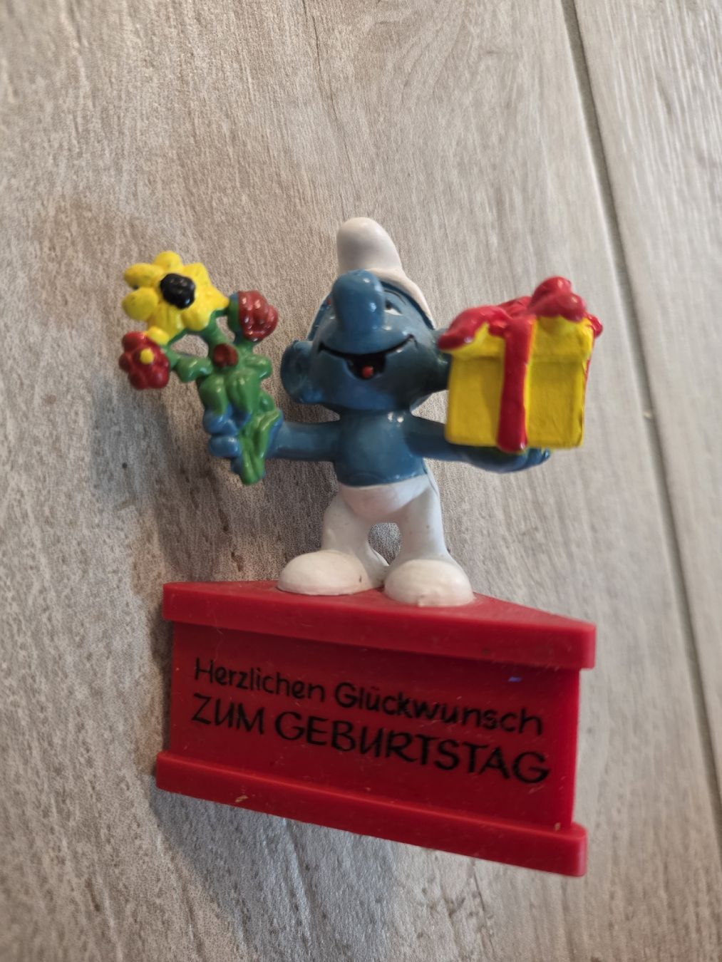 Statuette: Schleich Schlumpf Geburtstag Blumen Geschenk 1980 – Usato da Dorf venduto da Echo_Elements 2