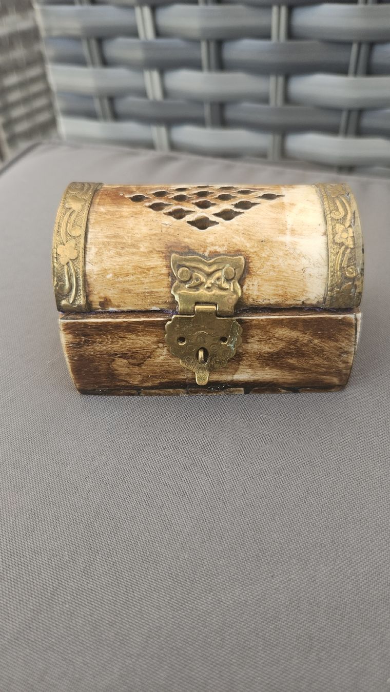 Cassapanche: Kleine Truhe Schmuck Box – Usato da Rickenbach b. Wil venduto da nic_8ljr