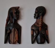 handgeschnitzte schwarzafrikanische Kunst