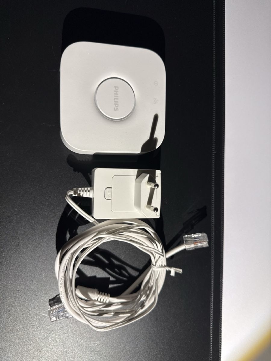 Philips Hub & Switch: Philips Hue Bridge – Nuovo (secondo la descrizione) da Aesch BL venduto da JJ_9911