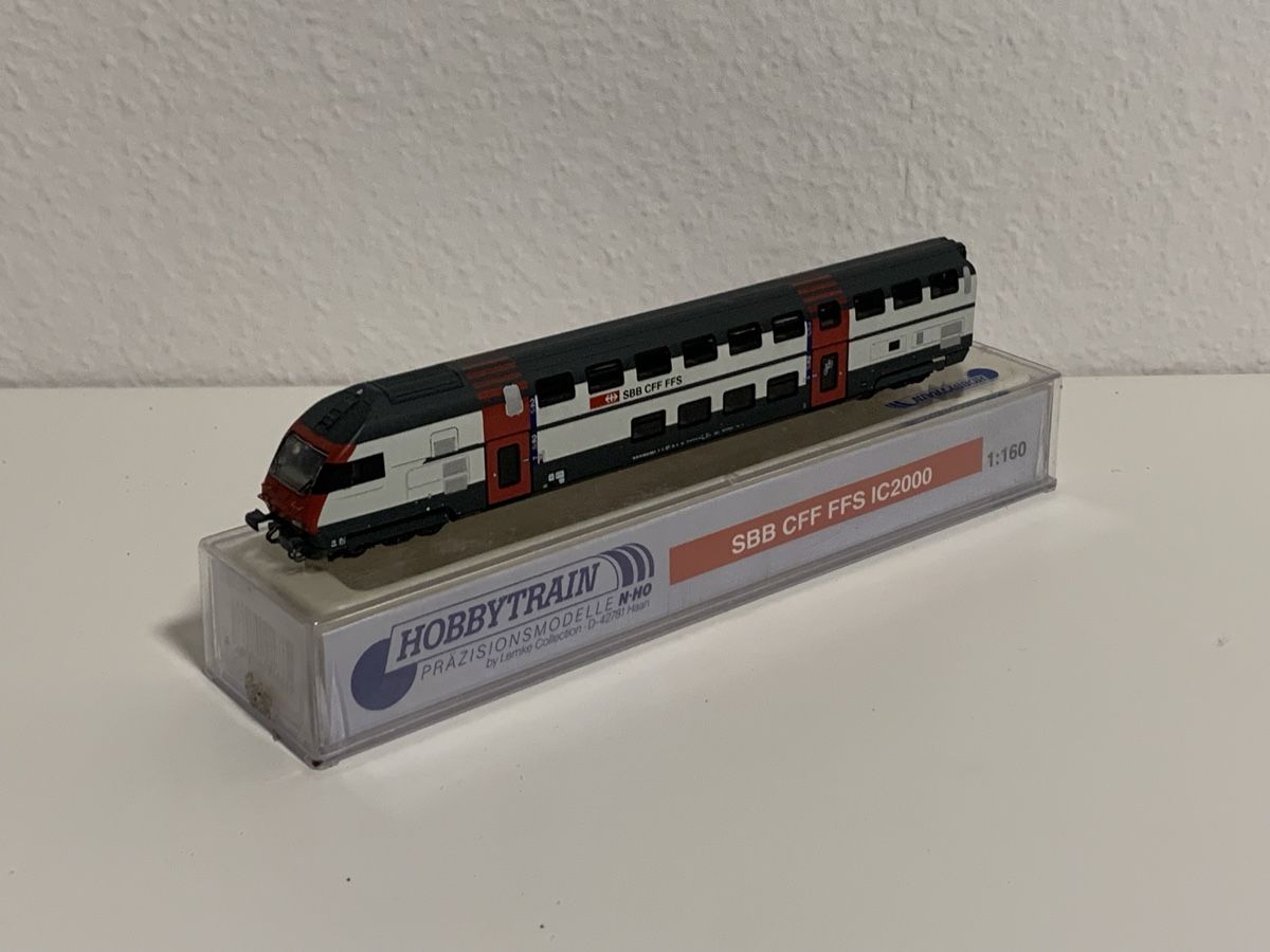 Hobbytrain Modellini di ferrovie: Hobbytrain IC2000 2.Kl Steuerwagen Spur N – Nuovo (secondo la descrizione) da Neuenegg venduto da Mazdanier