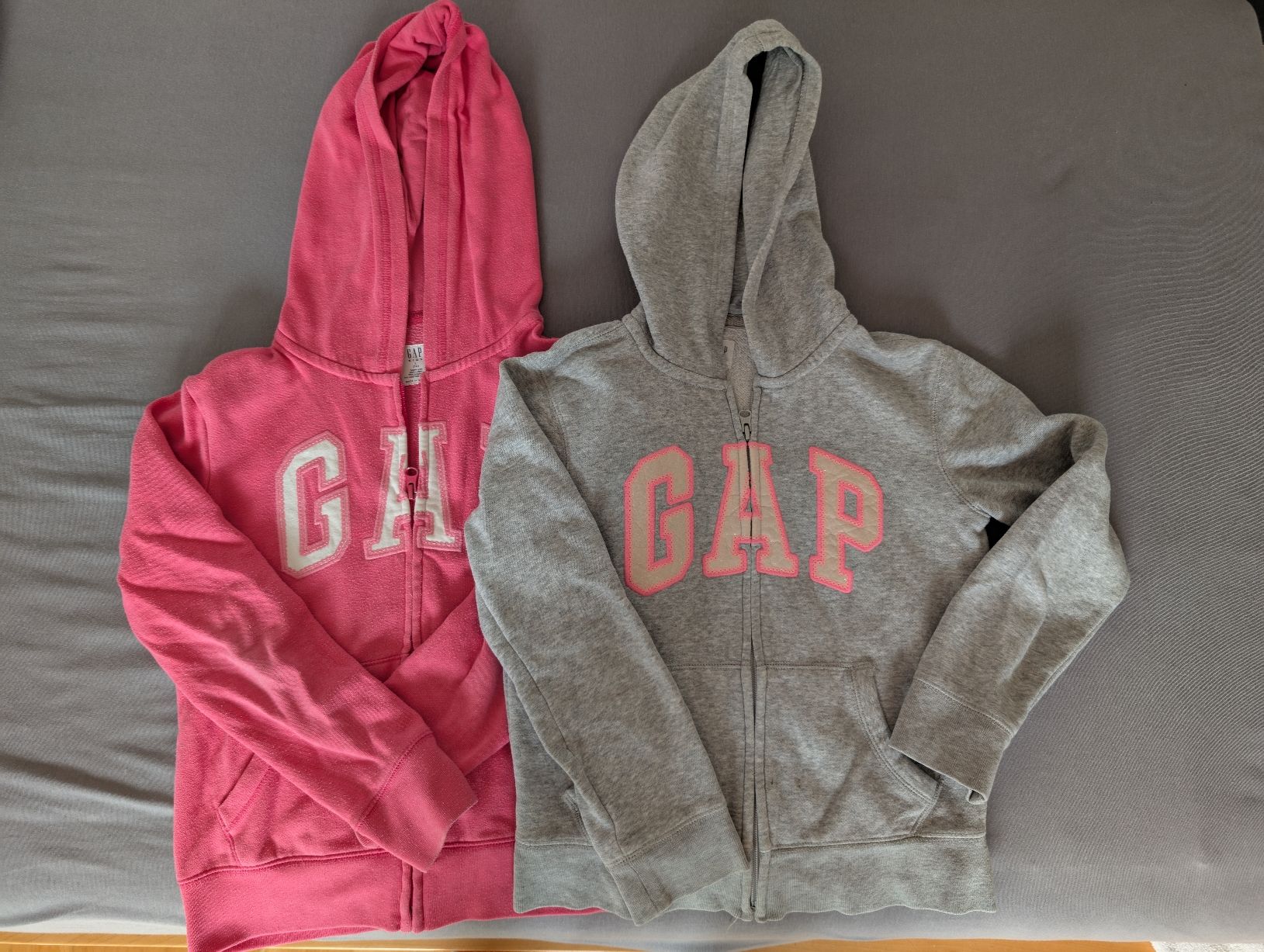 Gap Pulls et sweat-shirts: GAP Hoodies – D'occasion à Stäfa par Viviane77