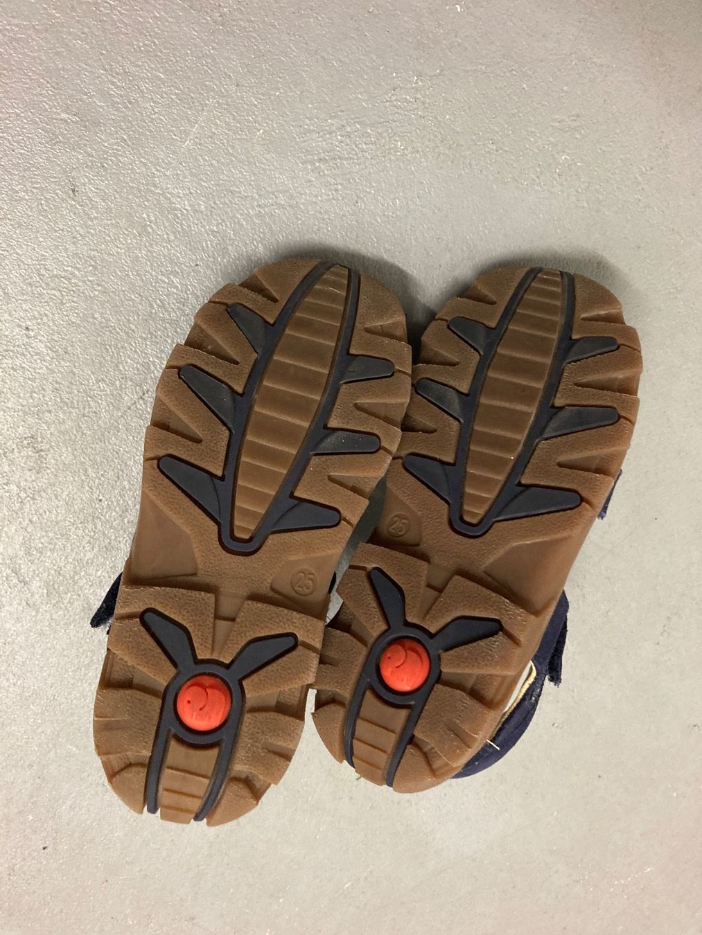 Elefanten Scarpe per ragazzi: Sandalen von Elefanten. Grösse 25 – Usato da bretzwil venduto da Marca25 2