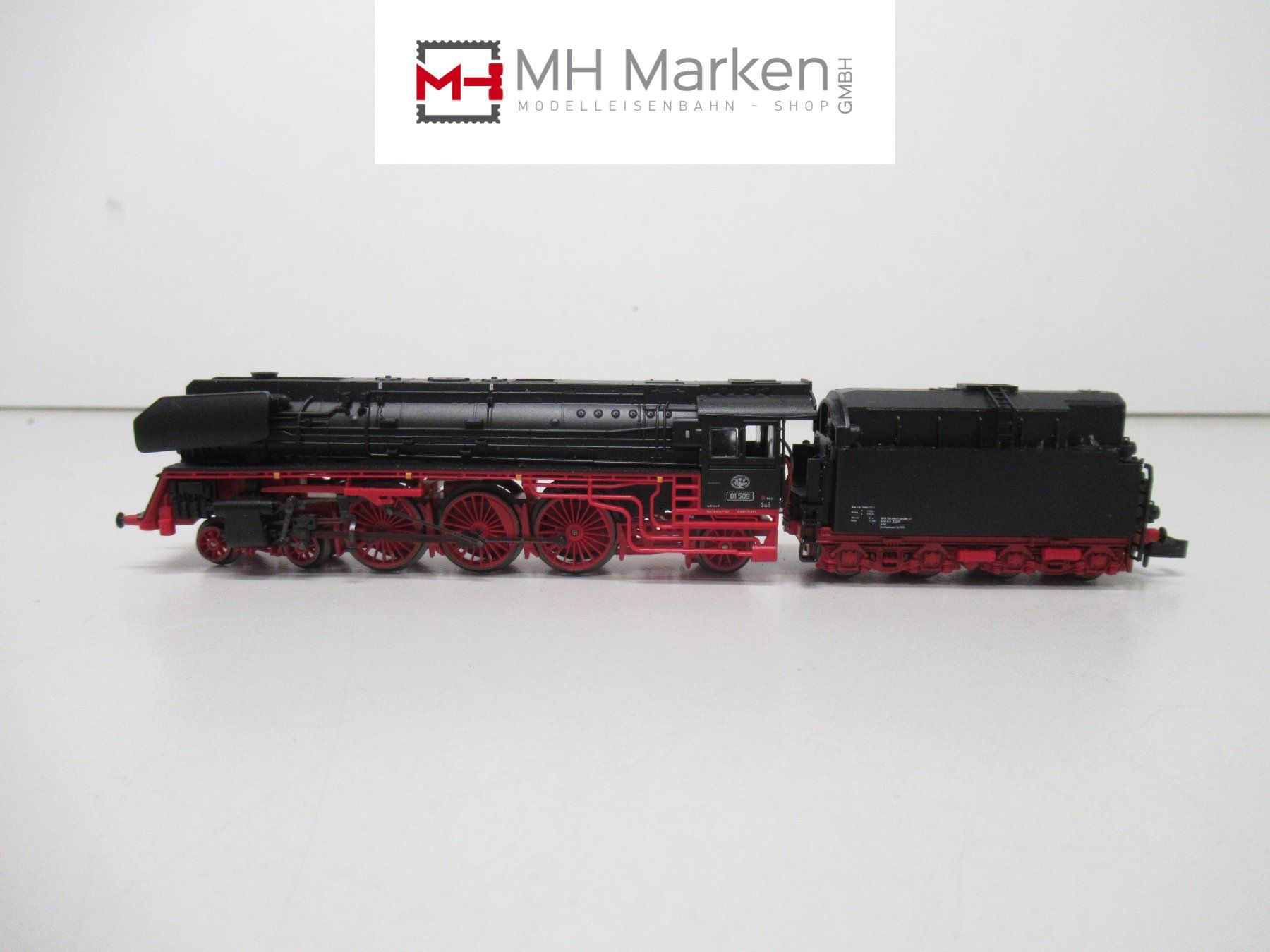 Trix Modellini di ferrovie: Minitrix 12421 Ulmer Eisenbahnfreunde Museums Dampflok BR 01 – Usato da Basel venduto da mhmarken