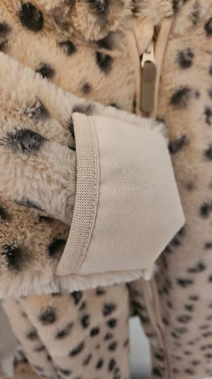 H&M Strampler: Flauschiger Overall Leopard Grosse 68 – Gebraucht aus Strengelbach von Ciinci 2