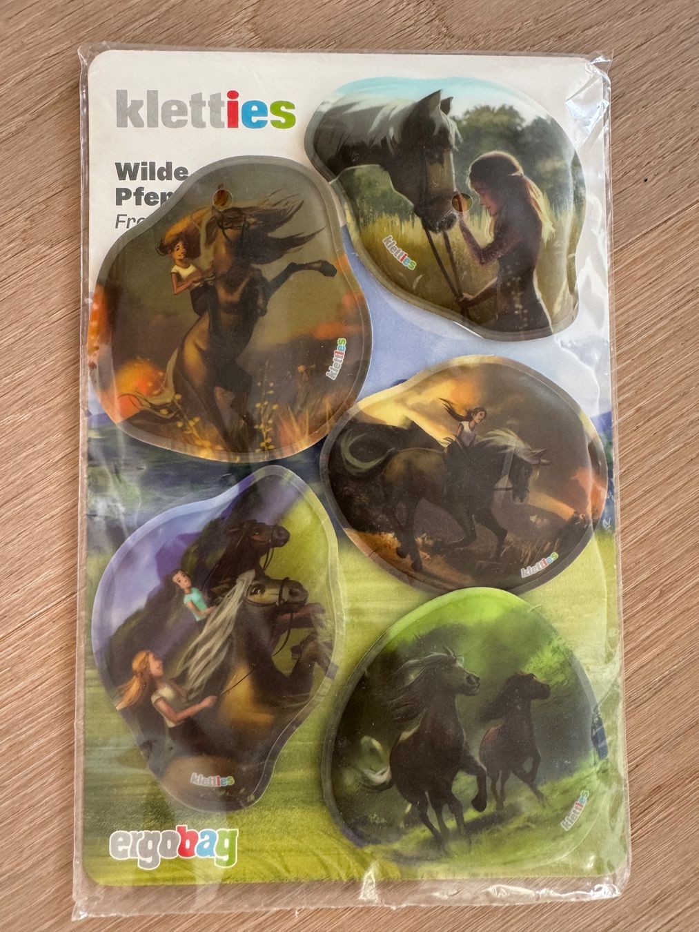 Sticker: NEU, 2 Sortiment Kletties Drachenfreunde/Pferde – Nuovo e nell'imballaggio originale da Oensingen venduto da sternchen011 1