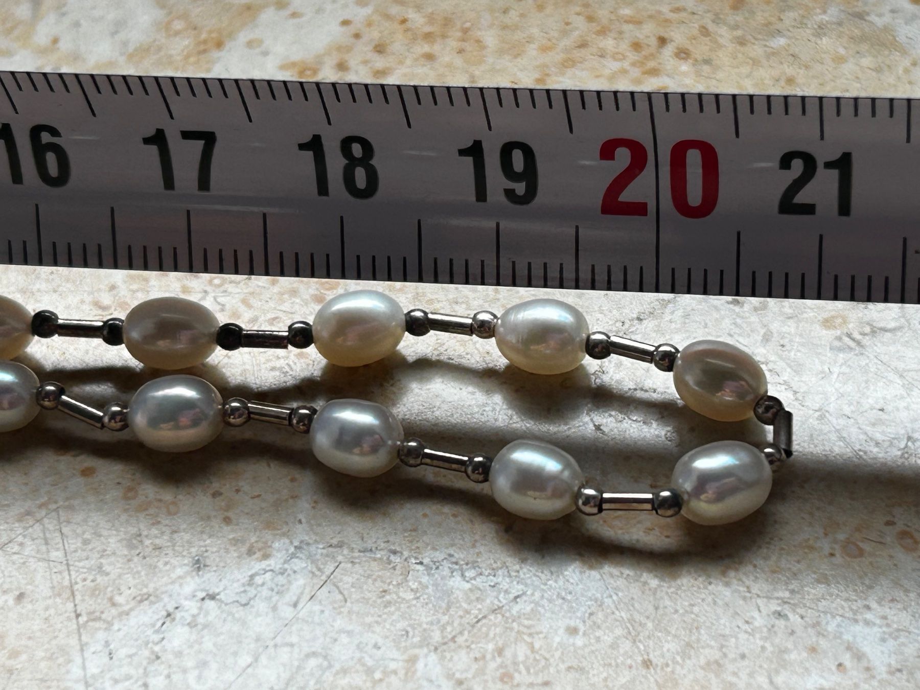 Ketten: Elegante Perlenkette, Silber, Süßwasserperlen 42cm – Gebraucht aus Dittingen von Bellevista 9