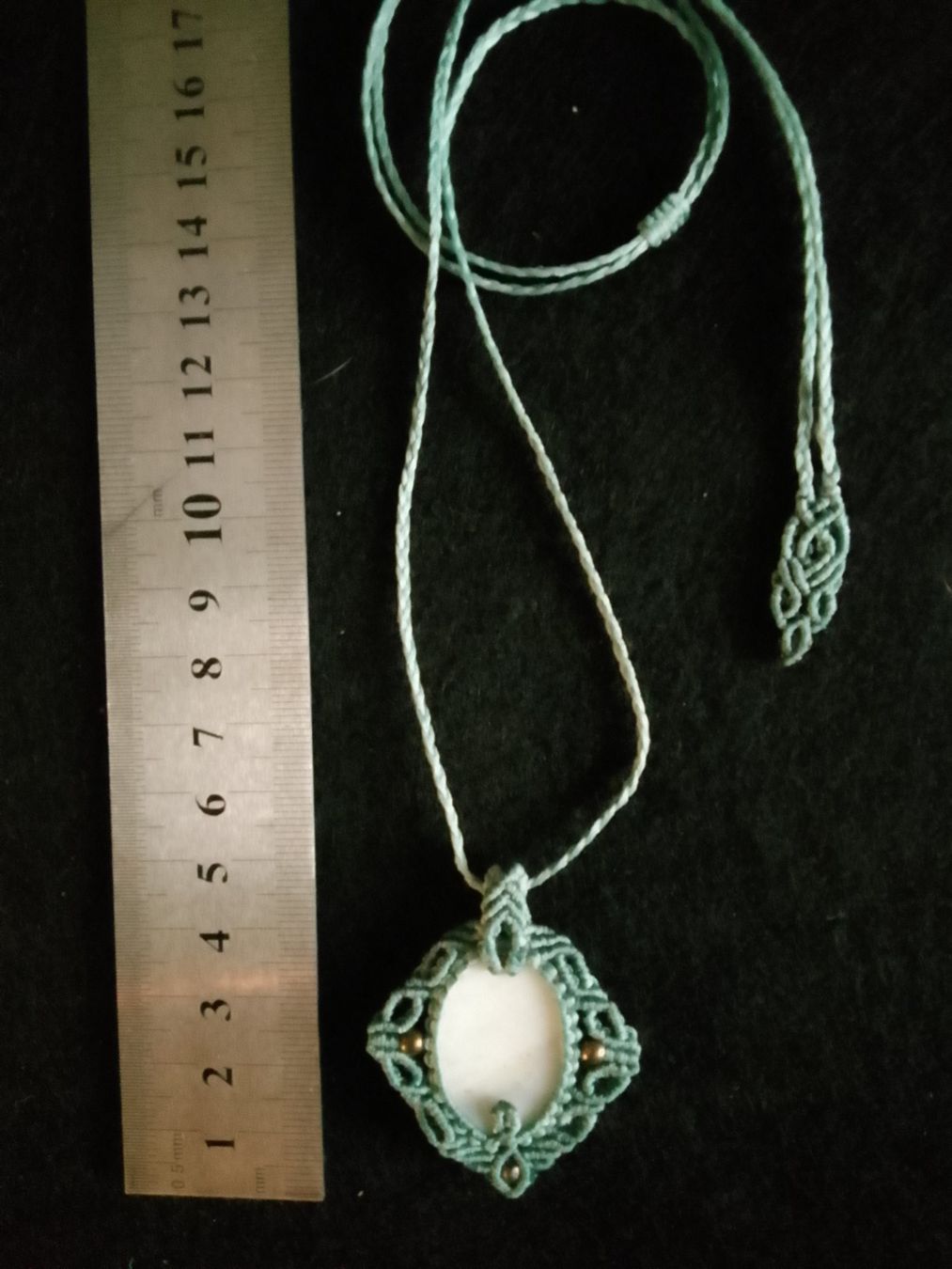 Catenine: Makramee Kette mit Perlmutt – Nuovo (secondo la descrizione) da Pfäffikon ZH venduto da Emporos_42 3
