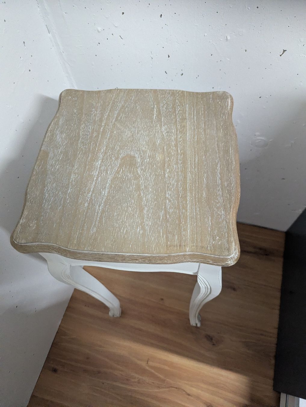 Tavoli: Beistelltisch weiss Shabby Chic – Usato da Zofingen venduto da shamila 1