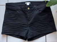 schwarze Shorts - H&M