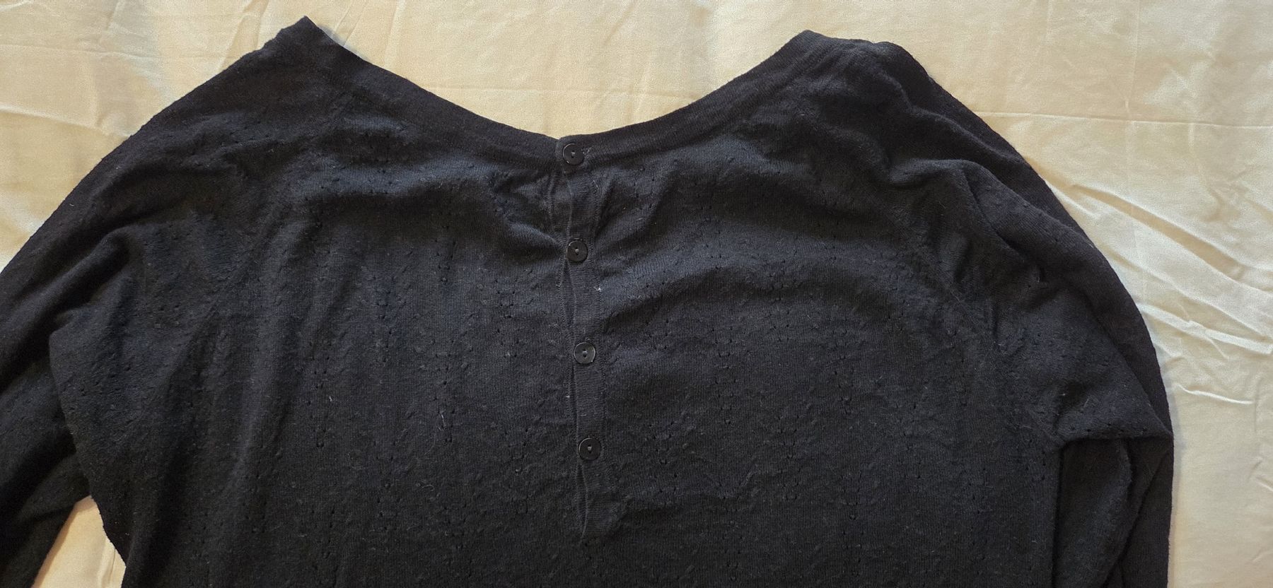 Nile Pullover & Sweatshirts: Schwarzer Nile Pullover , Gr. S, grösser – Gebraucht aus Busswil BE von Angy1974 6