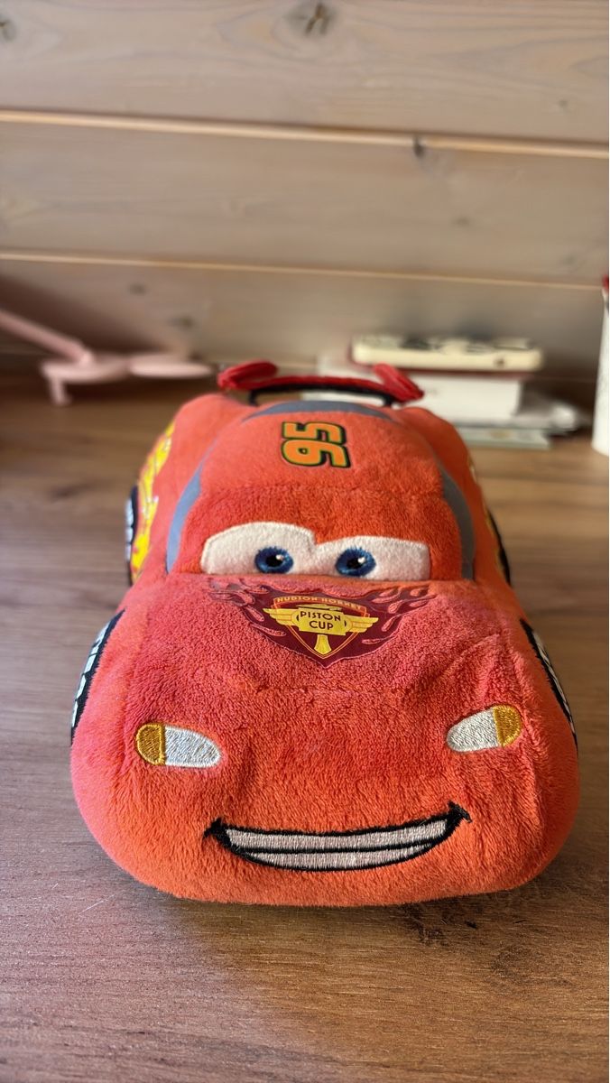 Spielzeuge: Peluche voiture Flash McQueen Disney taille unique – Gebraucht aus Le Locle von Charlotte_122